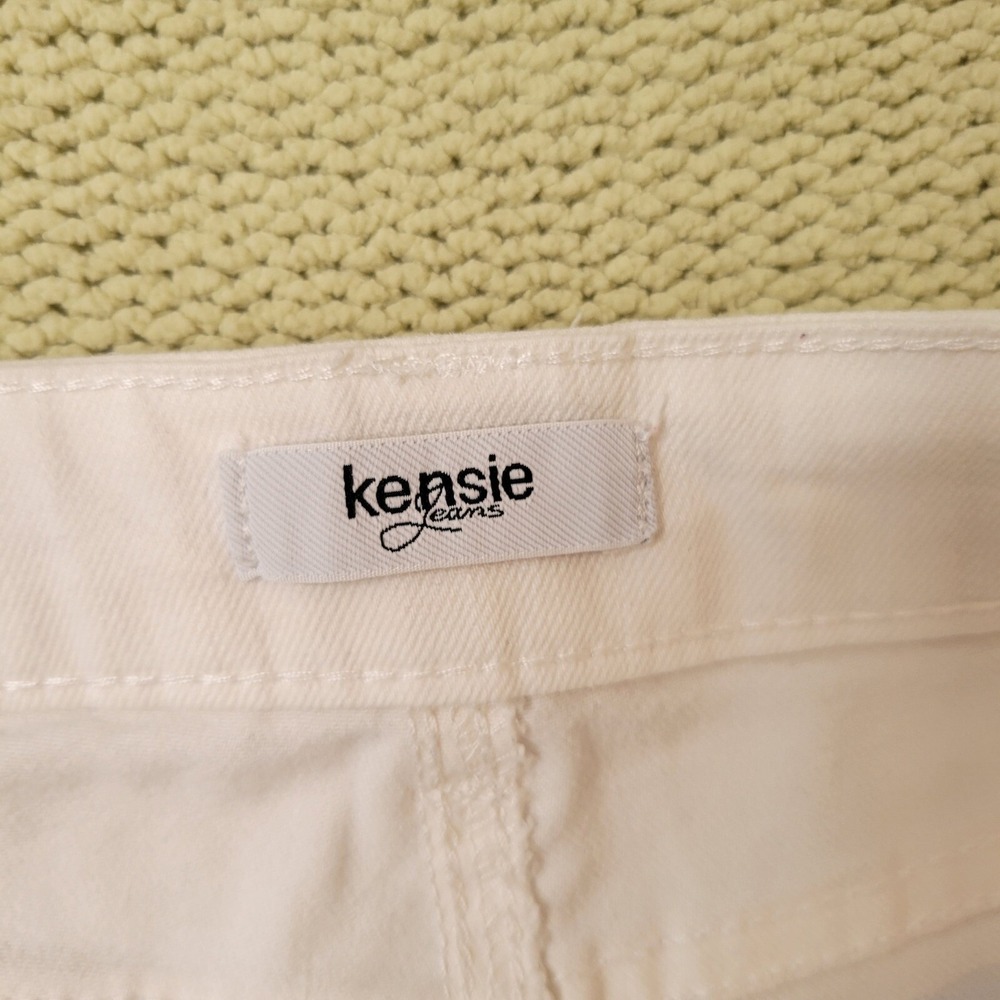 White Floral Embroidered Denim Jean Shorts Size 10/30 Raw Hem Coquette Feminine - Picture 4 of 14
